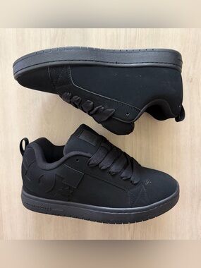 2006 DC Shoes DC Court Graffik Black Low Top Suede Sneakers New